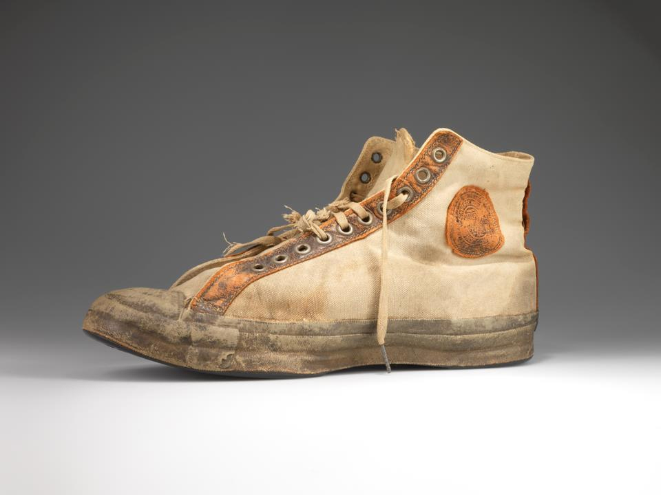 La première chaussure Converse All Star