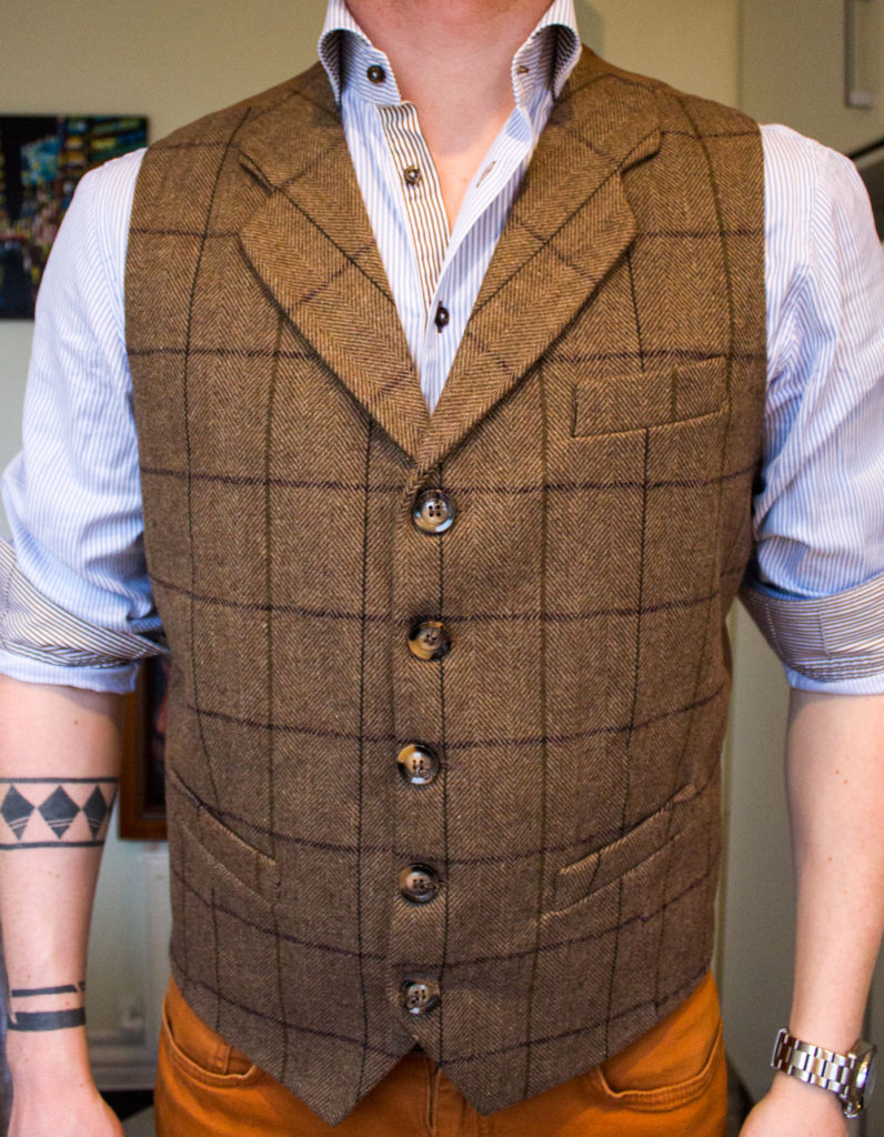 mon vieux gilet de costume à revers et carreaux