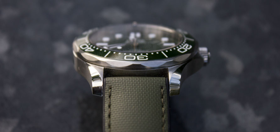 Arten Sailcoth Strap on the Green Omega Seamaster 300M Profesional